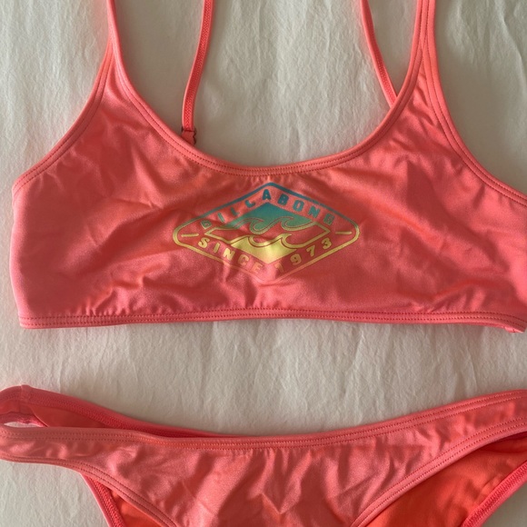 Billabong 80’s style bikini - Picture 2 of 4